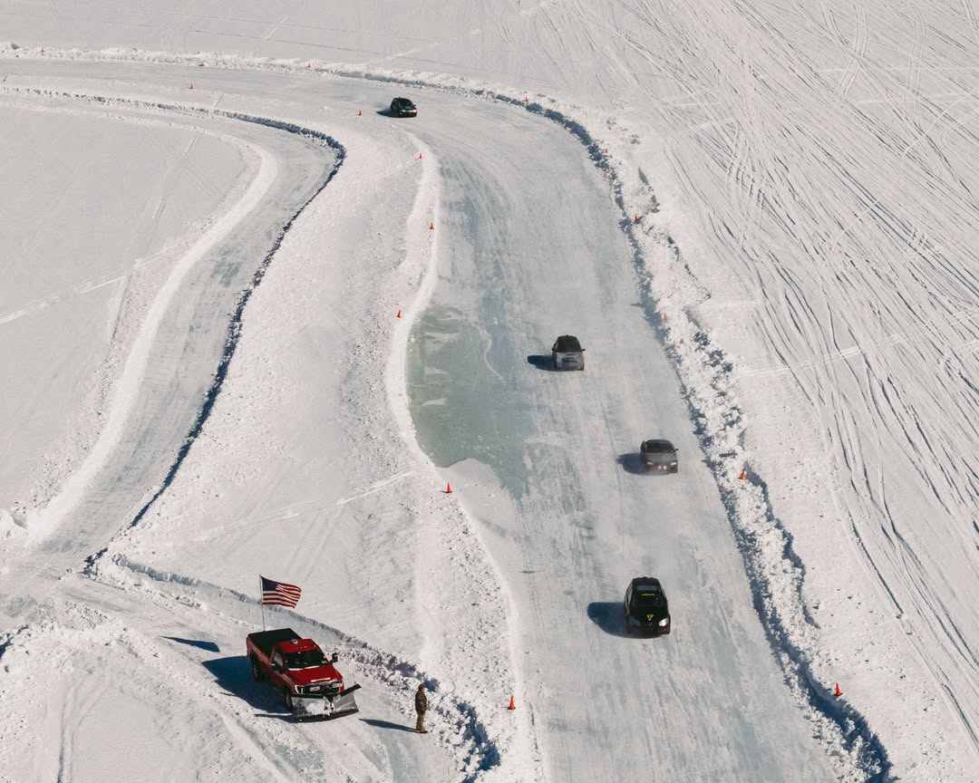 Aerial course with vehicles